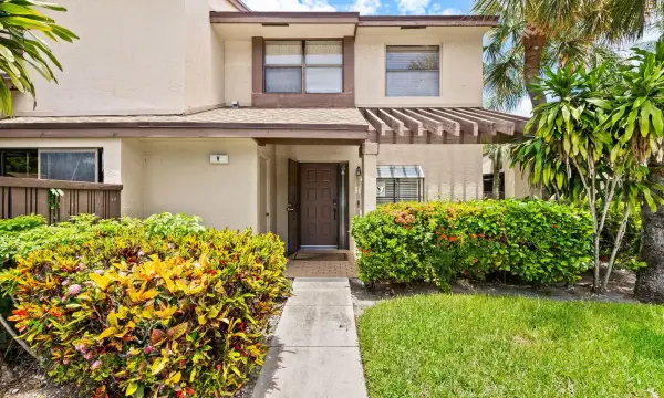 3952 Cocoplum Circle 3646, Coconut Creek, FL 33063