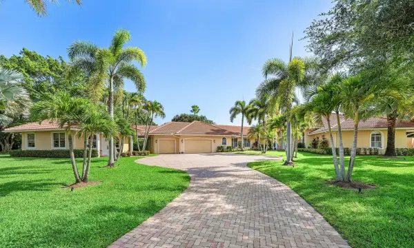 221 Thornton Drive, Palm Beach Gardens, FL 33418