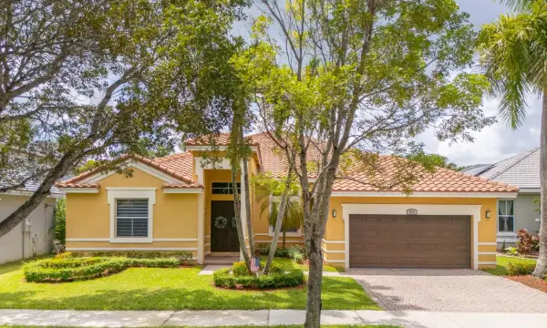1635 Blue Jay Circle, Weston, FL 33327
