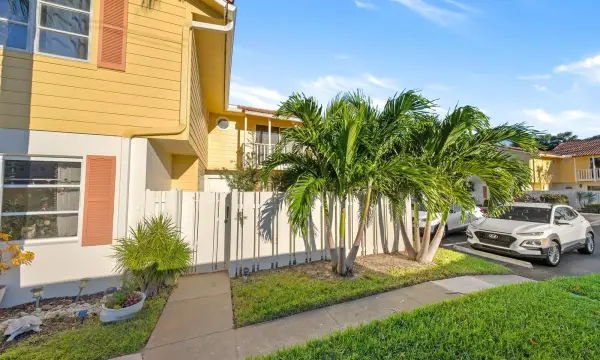 169 Seabreeze Circle, Jupiter, FL 33477
