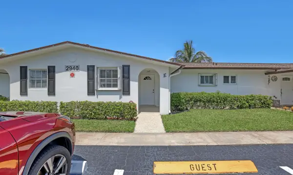 2940 Crosley Drive E, West Palm Beach, FL 33415