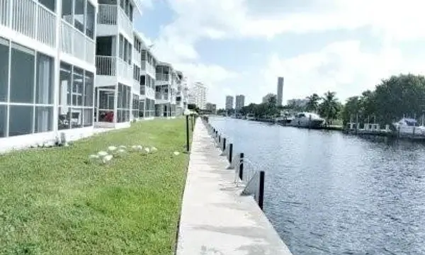 465 Paradise Isle Boulevard 307, Hallandale Beach, FL 33009