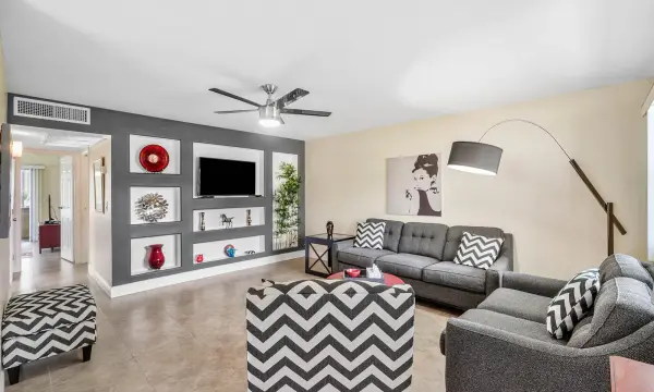 737 Flanders P Drive, Delray Beach, FL 33484