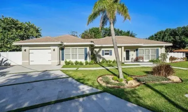 2622 NE 27th Avenue, Lighthouse Point, FL 33064