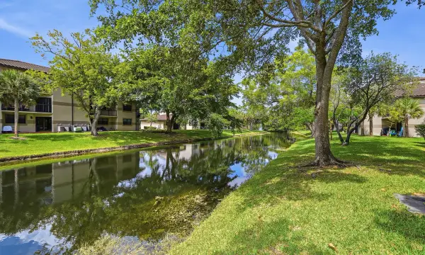 9938 Nob Hill Lane 9938, Sunrise, FL 33351