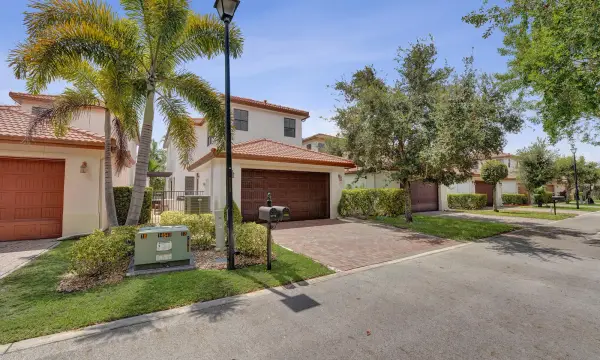 3760 NW 84th Way, Cooper City, FL 33024