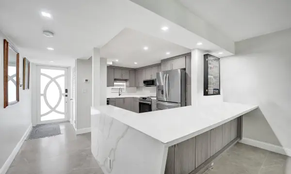 9410 N Hollybrook Lake Drive 201, Pembroke Pines, FL 33025