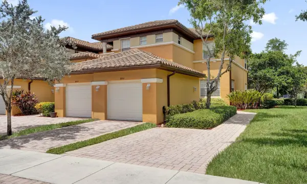 8041 NW 127th Lane 3-c, Parkland, FL 33076