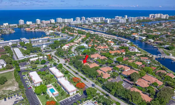85 Pelican Pointe Drive 203, Delray Beach, FL 33483