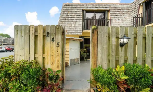 245 Woodland Road, Palm Springs, FL 33461