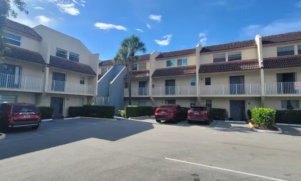 3760 NW 115th Way 8-2, Coral Springs, FL 33065