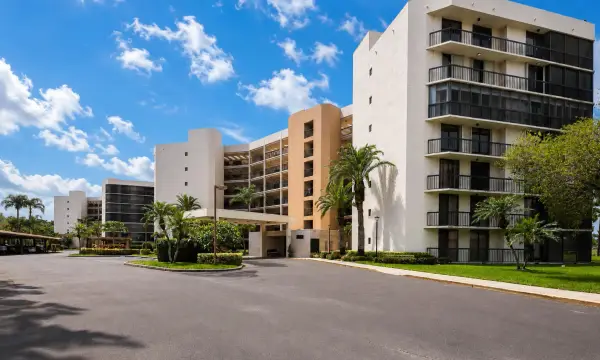 5279 S Fountains Drive S 703, Lake Worth, FL 33467