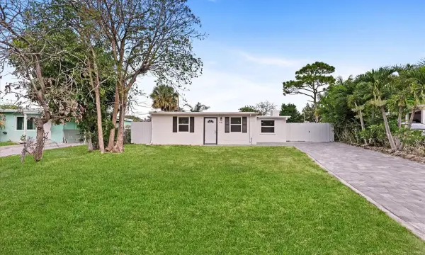 431 Ficus Tree Drive, Lantana, FL 33462
