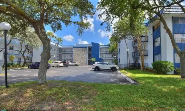 3210 Holiday Springs Boulevard 2-110, Margate, FL 33063