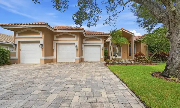 1960 Hartford Way, Coral Springs, FL 33071