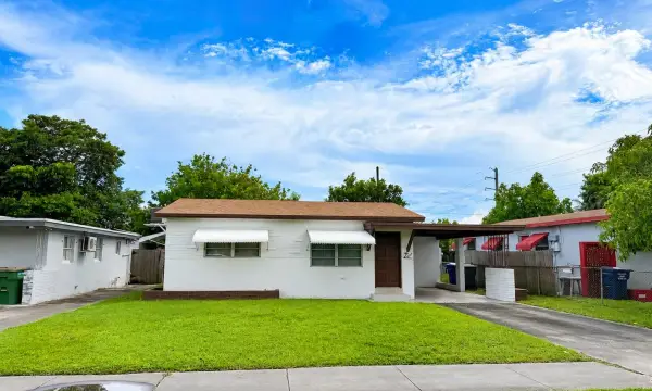 6340 Washington Street, Hollywood, FL 33023