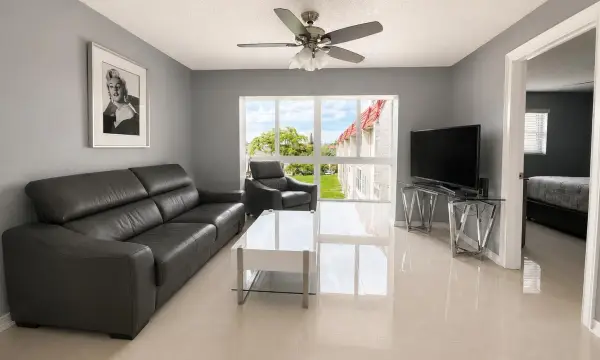 2951 E Sunrise Lakes 312, Sunrise, FL 33322