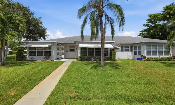 1172 S Drive Circle B, Delray Beach, FL 33445