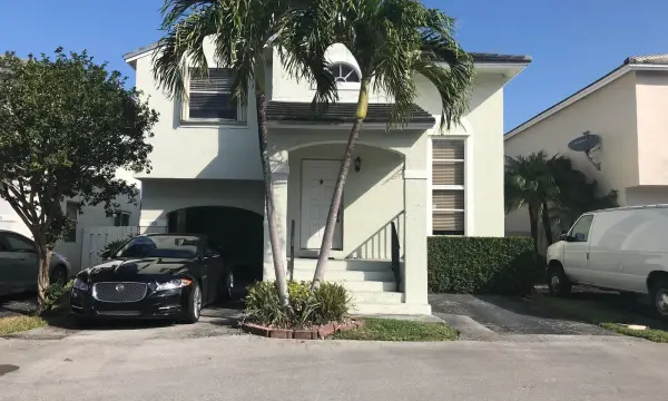 9925 NW 9th Court, Plantation, FL 33324
