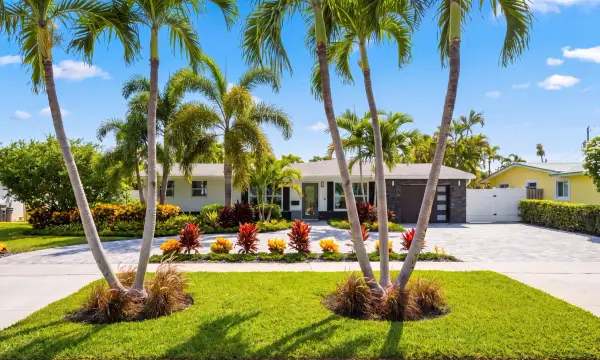 765 Lagoon Drive, North Palm Beach, FL 33408