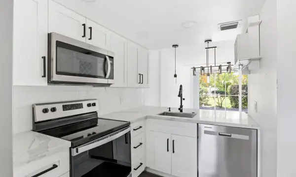 118 Royal Park Drive 1b, Oakland Park, FL 33309