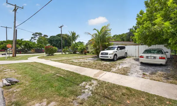 1220 Cherokee Street, Jupiter, FL 33458