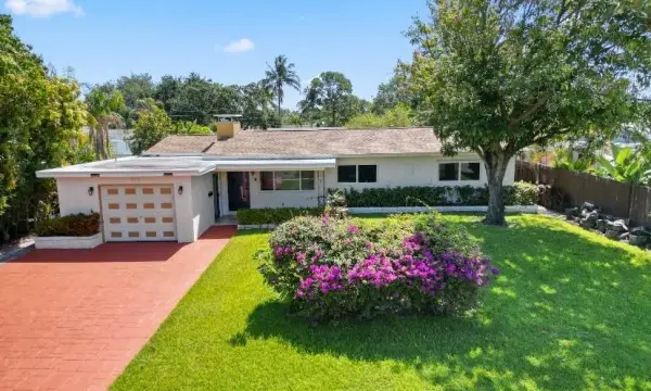 570 SE 2nd Avenue, Pompano Beach, FL 33060