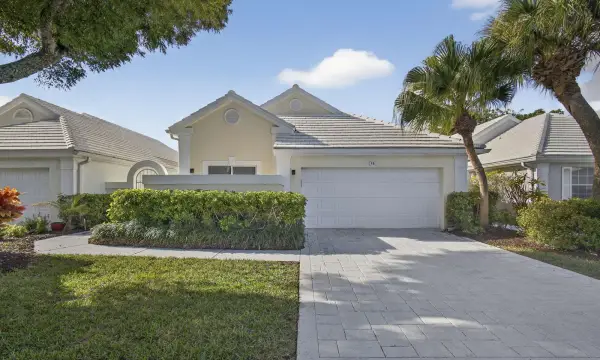 18 Selby Lane, Palm Beach Gardens, FL 33418
