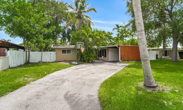 308 NW 27th Street, Wilton Manors, FL 33311