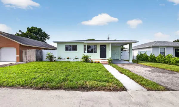 1547 W 10th Street, Riviera Beach, FL 33404