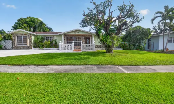 1826 16th Avenue N, Lake Worth Beach, FL 33460