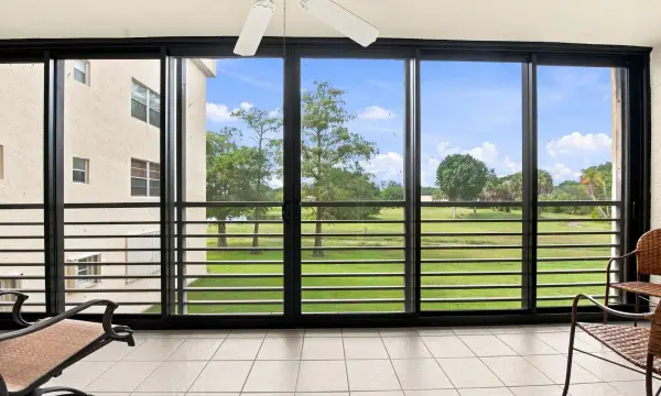 3231 Holiday Springs Boulevard 205, Margate, FL 33063