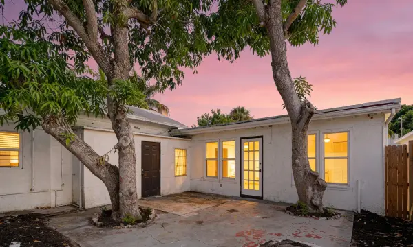 526 38th Street, West Palm Beach, FL 33407