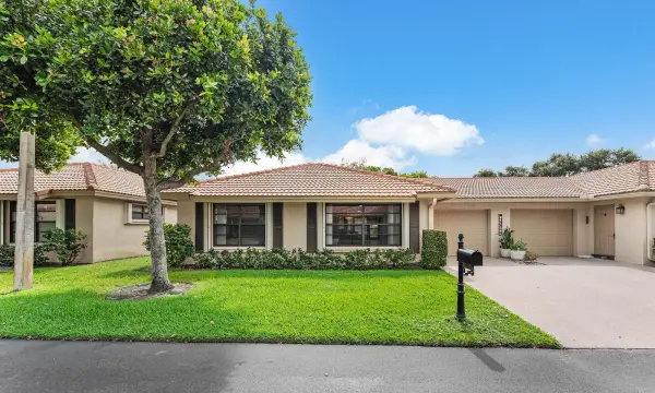 4670 Laurel Tree Road A, Boynton Beach, FL 33436