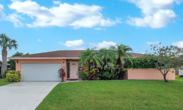 1222 Essex Drive, Wellington, FL 33414