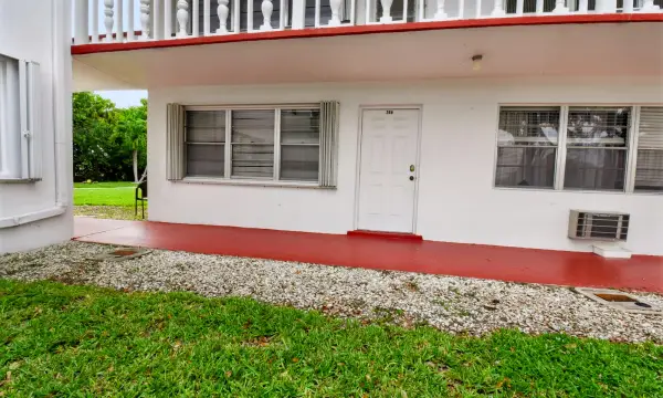 264 Northampton N, West Palm Beach, FL 33417