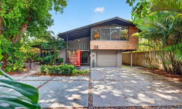 118 NE 16th Place, Fort Lauderdale, FL 33305