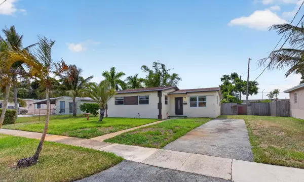 2681 NW 2nd Street, Boynton Beach, FL 33435