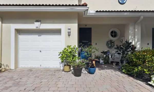 2823 S Evergreen Circle, Boynton Beach, FL 33426