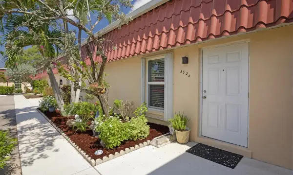 352 Covered Bridge Boulevard A, Greenacres, FL 33467