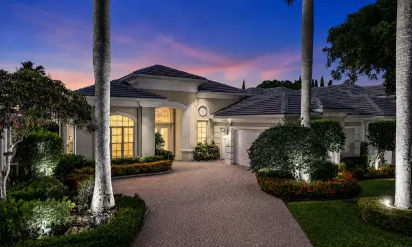 7700 Bella Verde Way, Delray Beach, FL 33446