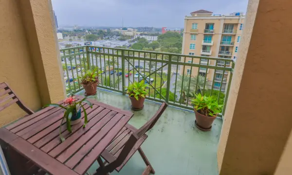 403 S Sapodilla Avenue 817, West Palm Beach, FL 33401