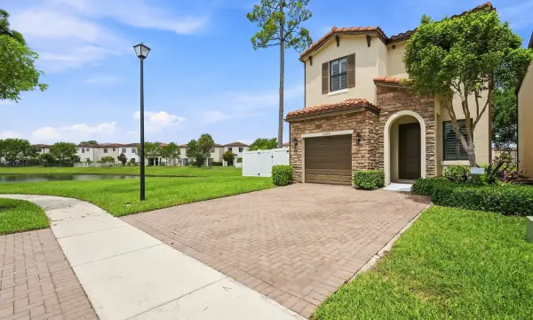 3000 King Palm Way, Riviera Beach, FL 33410