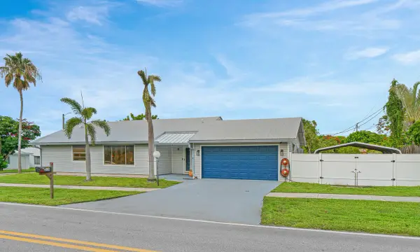 215 SW 8th Street, Boynton Beach, FL 33426