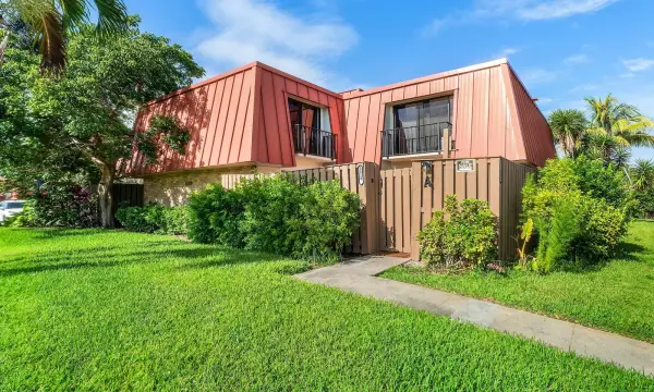 3310 Meridian Way S A, Palm Beach Gardens, FL 33410
