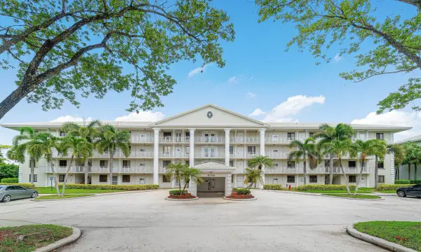 6169 Balboa Circle 202, Boca Raton, FL 33433