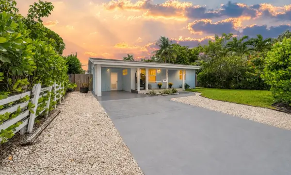 5296 NE 2nd Terrace, Oakland Park, FL 33334