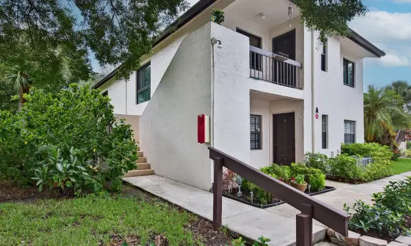 7956 Eastlake Drive Unit 16b, Boca Raton, FL 33433