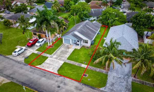 1442 Summit Run Circle, West Palm Beach, FL 33415