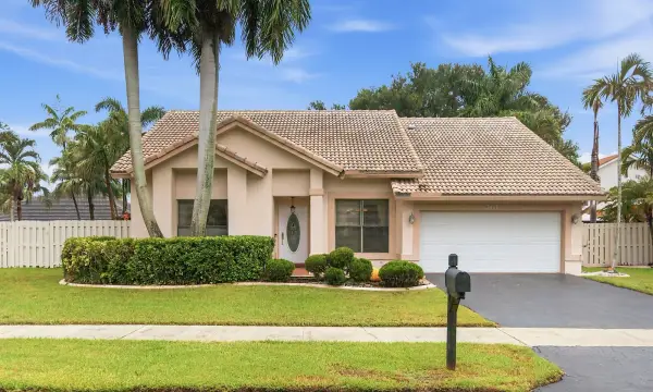 761 Greenbriar Avenue, Davie, FL 33325